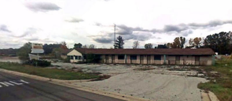 Greens Standard Service and Space Age Motel (M-46 Motel) - 2008 Street View (newer photo)